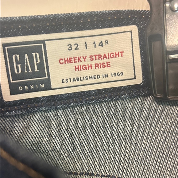 GAP women’s  Dark Denim high rise Jeans - Picture 3 of 5